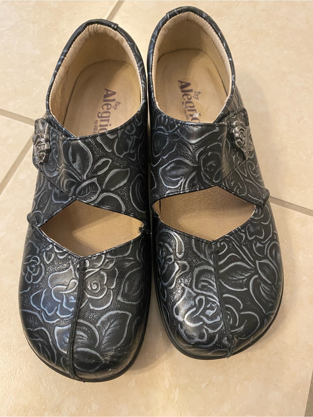 Alegria 40 Leather Black Floral Rose Embossed Mary Jane Clogs
